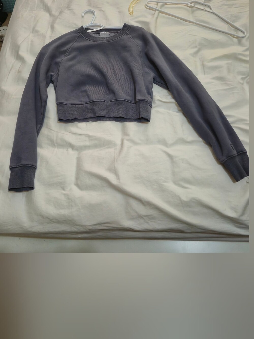TNA Cropped Crewneck Sweatshirt in Slate